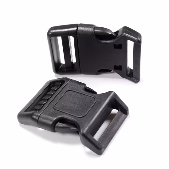 Zaino con fibbia a sgancio laterale rapido in plastica regolabile